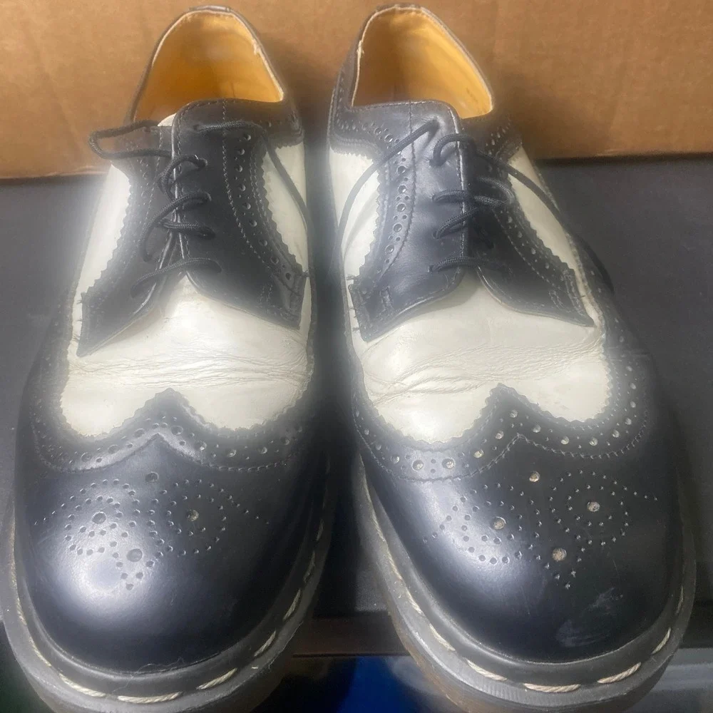 Dr. Martens 3989/59 Made in England Vintage Wingtip Brogue Black White Mens 9